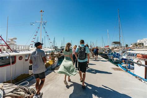 Santorin Katamaran Caldera Kreuzfahrt mit Mahlzeit und Getränken