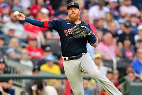 Blue Jays Infielder Justin Turner Agree To 1 Year Deal Yahoo Sports