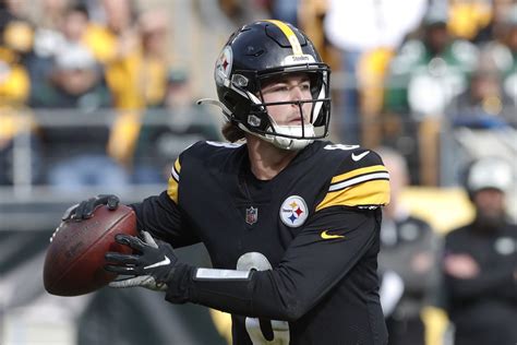 The Steelers Are Reportedly Sticking With Kenny Pickett Moving Forward