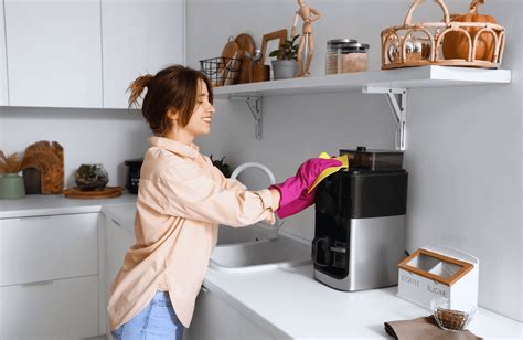 How To Clean A Coffee Maker A Step By Step Guide Kitchen Institute