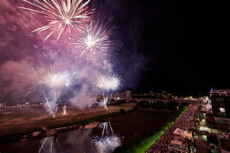 Feria De Dax Grand Spectacle Pyrotechnique Lumineux Et Musical