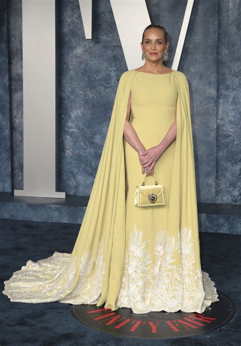 65 letnia Sharon Stone pozuje w skąpym bikini Kozaczek