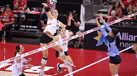 Sarah Franklin Anna Smrek Lead Wisconsin Volleyball Past Washington