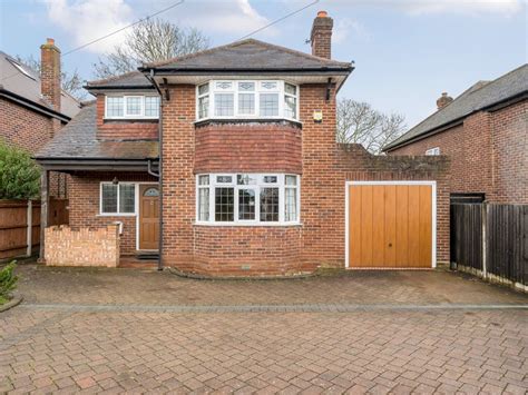 3 Bed Detached House For Sale In Burnham Lane Near Burnham Berkshire