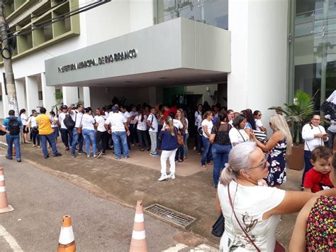 Agentes De Sa De Protestam Em Frente Prefeitura De Rio Branco E Pedem