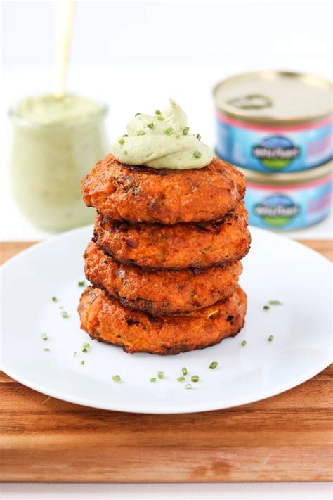 These Southwest Salmon Cakes With Avocado Ranch Aioli Make An Easy