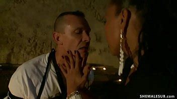 Transexual De Bano Con Curvas Se Folla Al Reparador Xvideos