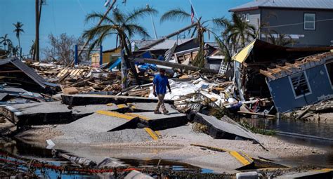 Huracán Ian En Florida El Ciclón Ian Aisló El Pueblo Floridano De