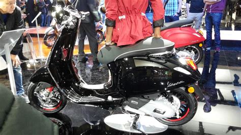 Vespa Sprint A Eicma Nuovi Fari E Cruscotto Insella