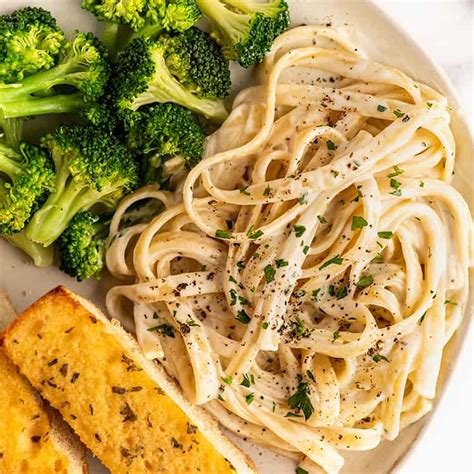 Quick And Easy Fettuccine Alfredo For One Baking Mischief