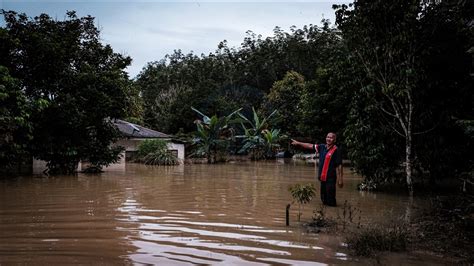 Over 36000 People Displaced By Floods In Malaysia