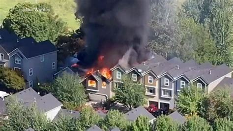 3 Killed After Small Plane Crashes Into Neighborhood Good Morning America