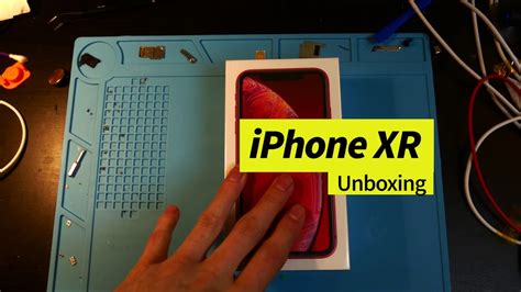 Product Red Iphone Xr Unboxing Youtube