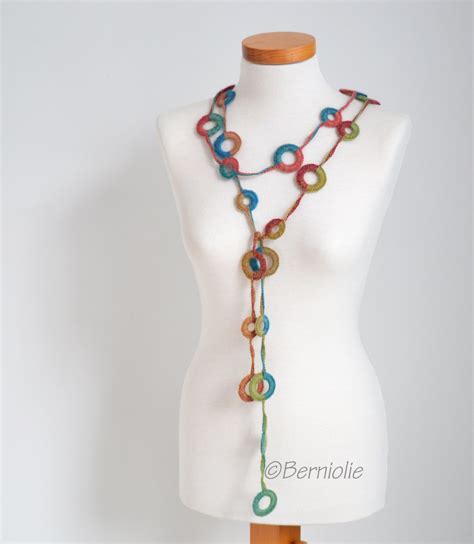 Crochet Circle Necklace N396 Berniolie