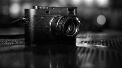 Leica M10 Monochrom Review | PCMag