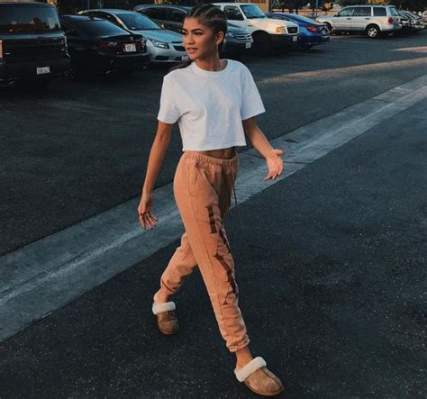 Top 7 Looks From Zendayas Instagram That Showcase Black Girl Magic