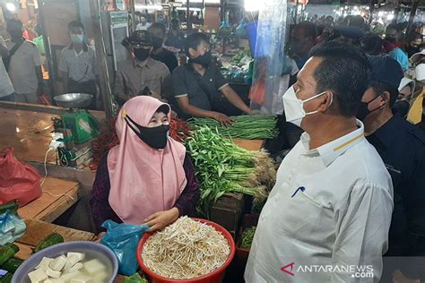 Pemprov Kepri Mulai Gelar Operasi Minyak Goreng Rp14 Ribu Per Liter