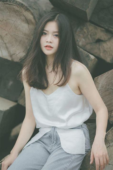 Hot girl Ngoại thương chuẩn con nhà người ta Xinh đẹp lại học giỏi Báo Dân trí