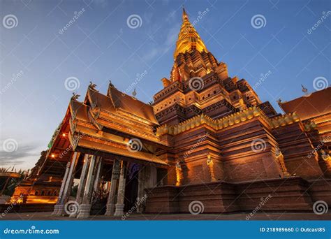 Jinghong China December 30 2019 Big Golden Pagoda In Jinghong