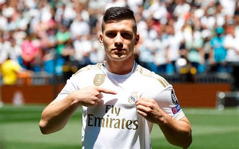 Luka Jovic Real Madrid Fichaje Presentacion Santiago Bernabeu Perfil