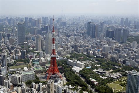 Tokyo’s Reign as World’s Largest City Fades - Bloomberg