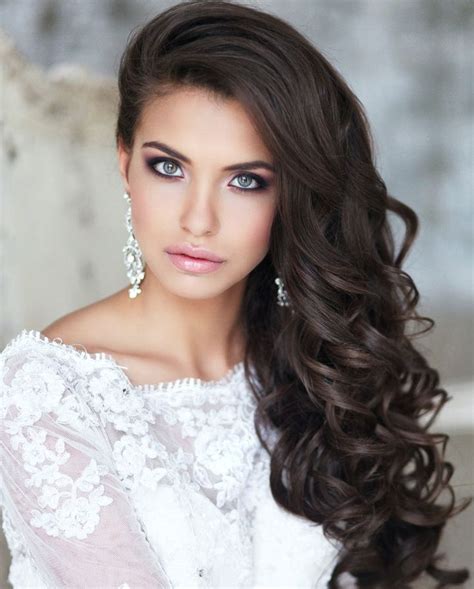 15 Romantic Bridal Hairstyles For The Season Pretty Designs