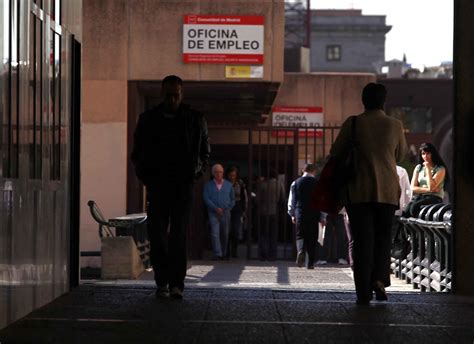 El Paro Sube En Personas En Octubre Lastrado Por El Sector