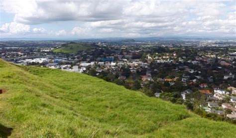 The Volcanoes of Central and East Auckland | The Lone Trail Wanderer