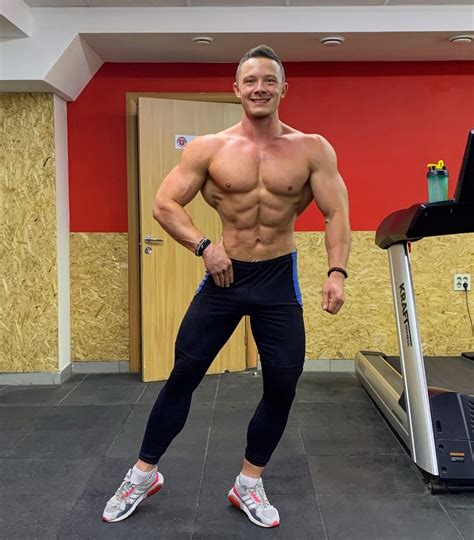 Erectiontime Menwhomakemehard Sizzling Hot Gym Guy