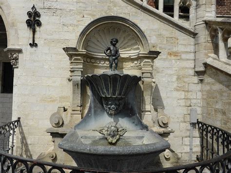 Ch B Ng T Manneken Pis Bi U T Ng C A N C B Saco Travel