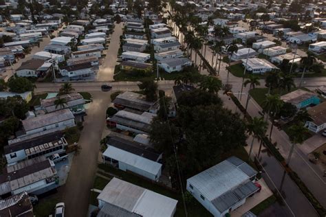 South Florida drenched by hurricane-force rains - November 16, 2023 ...