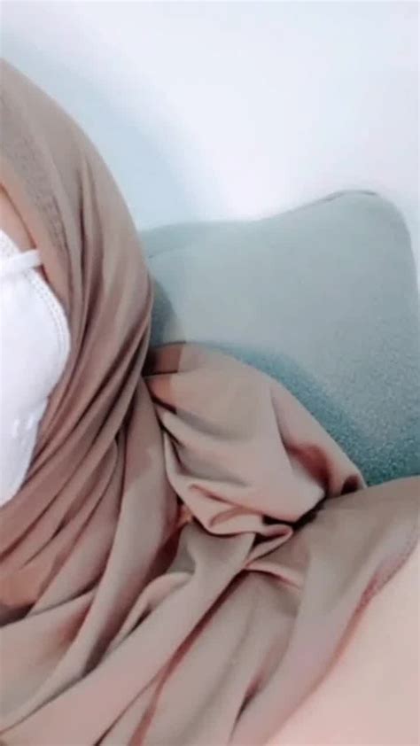 Girls Hijab Semok Nyobain Anal Getting Off