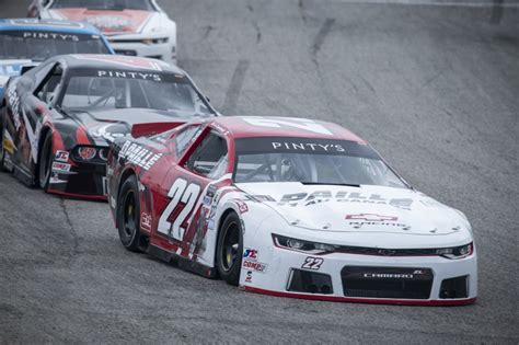 NASCAR Pinty S Une Crevaison Et La Pluie Pour Marc Antoine