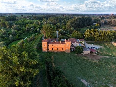 Dormire Nei Castelli Dallumbria Al Po Passando Per Lalto Adige