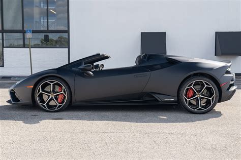 Descubrir 55 Imagen Lamborghini Huracan Matte Black Abzlocal Mx