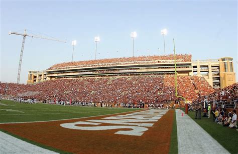 Video: Texas Player Ejected After Dirty Hit To Head Of Kansas State ...