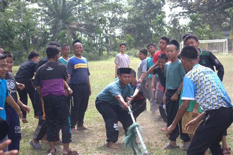 Perlombaan Rakyat Para Santri Pmda Dalam Rangka Memeriahkan Hut Ri Ke