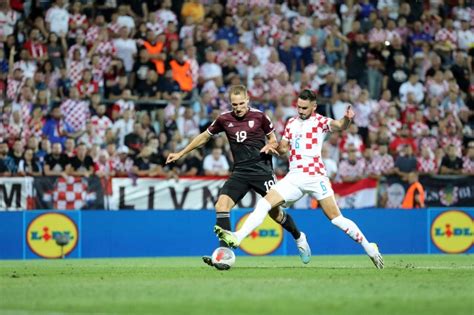 Uefa Pokrenula Postupak Protiv Hrvatske Zbog Usta Ke Zastave