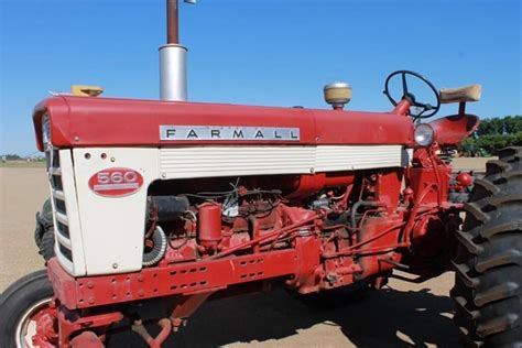 Tractor Zoom 1963 International Harvester 560