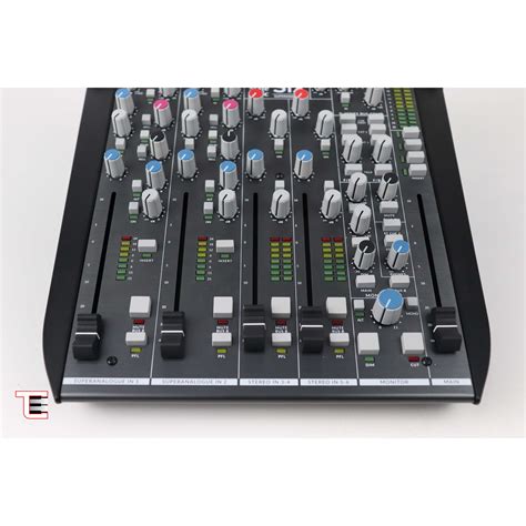 Solid State Logic SSL Six Mixer Analógico Compacto