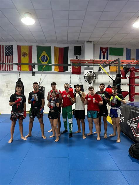 Chicos Y Chicas Del Kick Boxing Pontanés En El Open Benalmádena Tatami