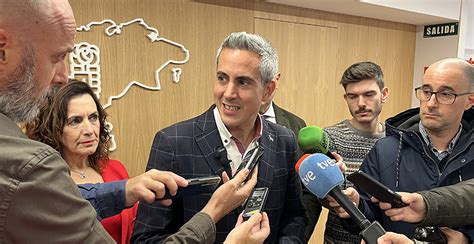 Zuloaga Presenta Su Candidatura A Las Primarias Del PSOE Para La