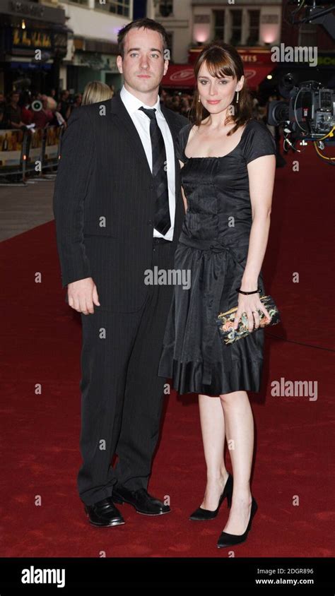 Matthew MacFadyen Und Frau Keeley Hawes Bei Der Premiere Von Pride And