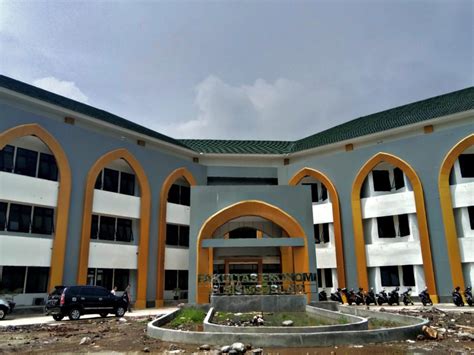 Beberapa Mahasiswa Keluhkan Ketidaksiapan Gedung Baru Febi Lpm Dinamika