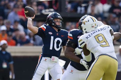 King Smith Power Georgia Tech In 45 17 Victory At Virginia