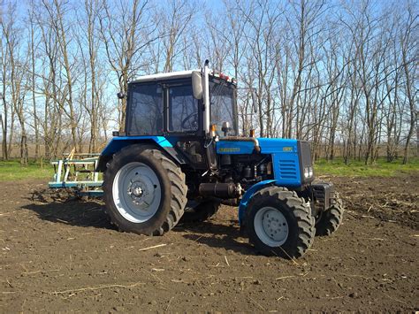 Картинки трактор мтз 82