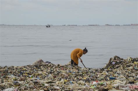 Dari Jakarta Menakar Keseriusan Pemerintah Mengurangi Sampah Plastik