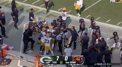 Packers Bears Nearly Brawled After Late Hit On Justin Fields Wkky