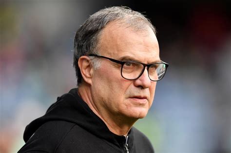 Marcelo Bielsa Delivers Incredible Presentation To Press As Leeds