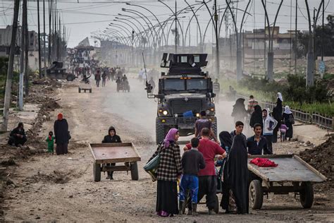 Powerful Heart Breaking Pictures Of The Battle Of Mosul